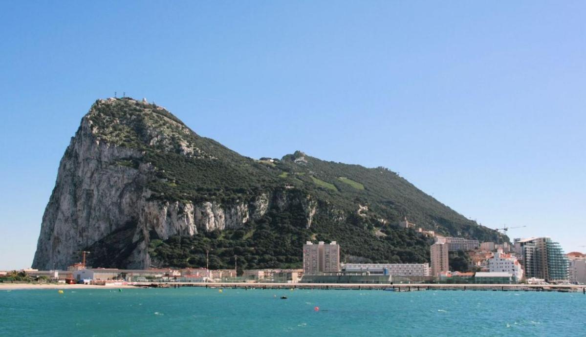 Apartamentos Albeniz 알헤시라스 외부 사진